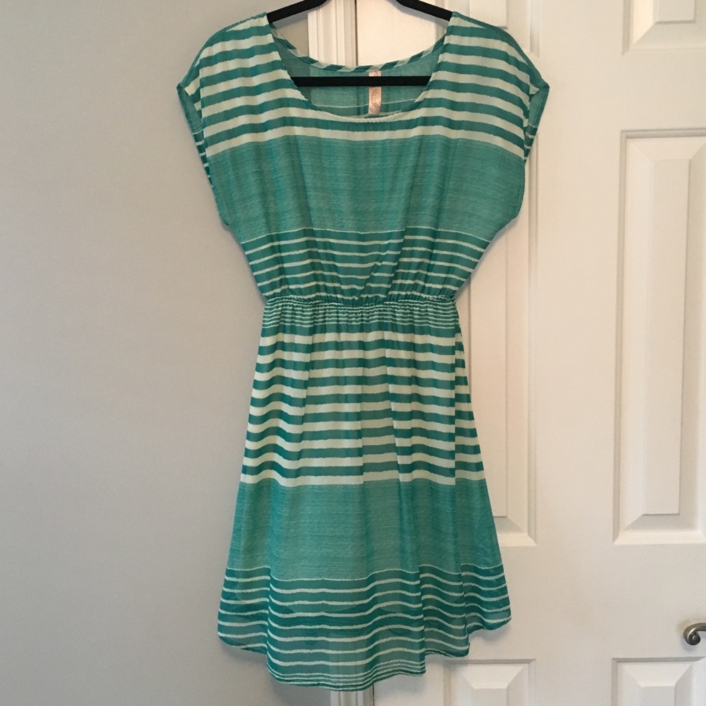 Striped dress! 😊💃🏼